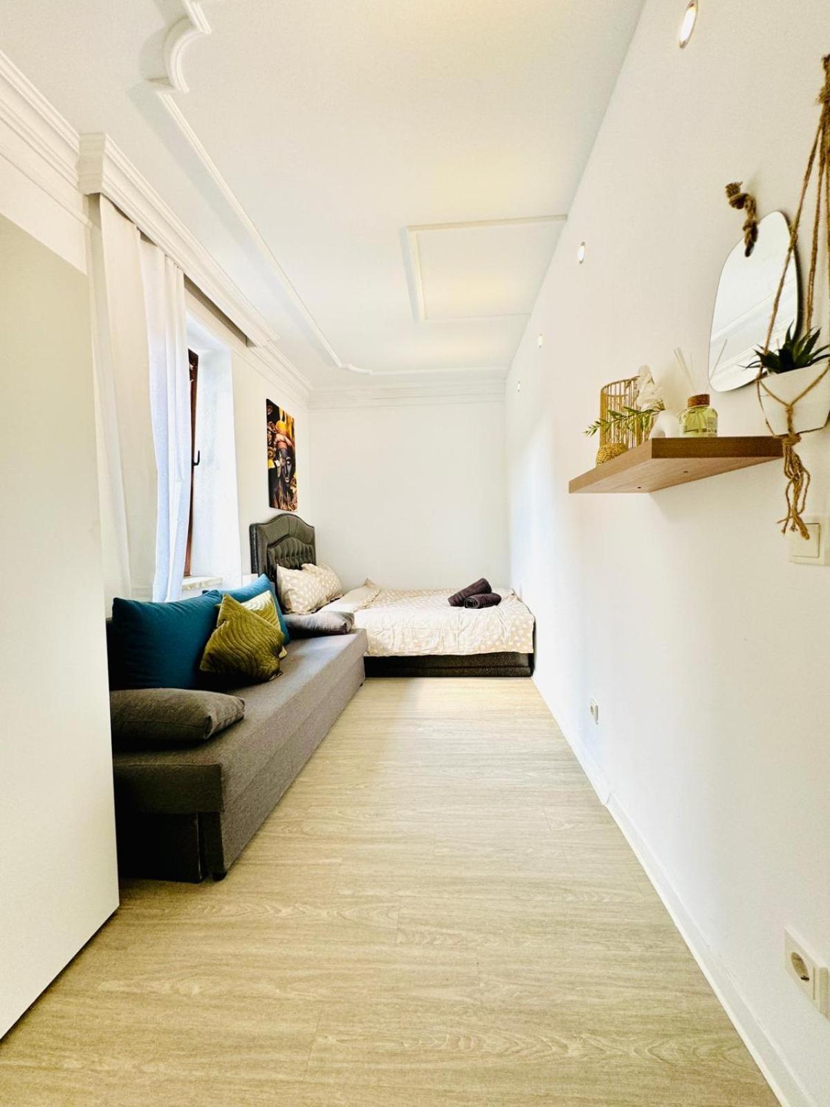 Very Spacious Apartment For Up To 7P With Great Location เวียนนา ภายนอก รูปภาพ