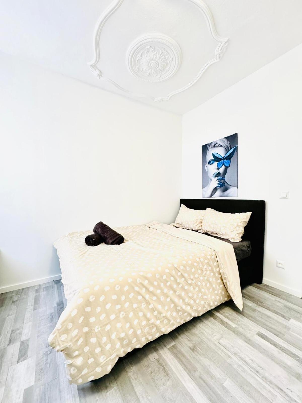 Very Spacious Apartment For Up To 7P With Great Location เวียนนา ภายนอก รูปภาพ