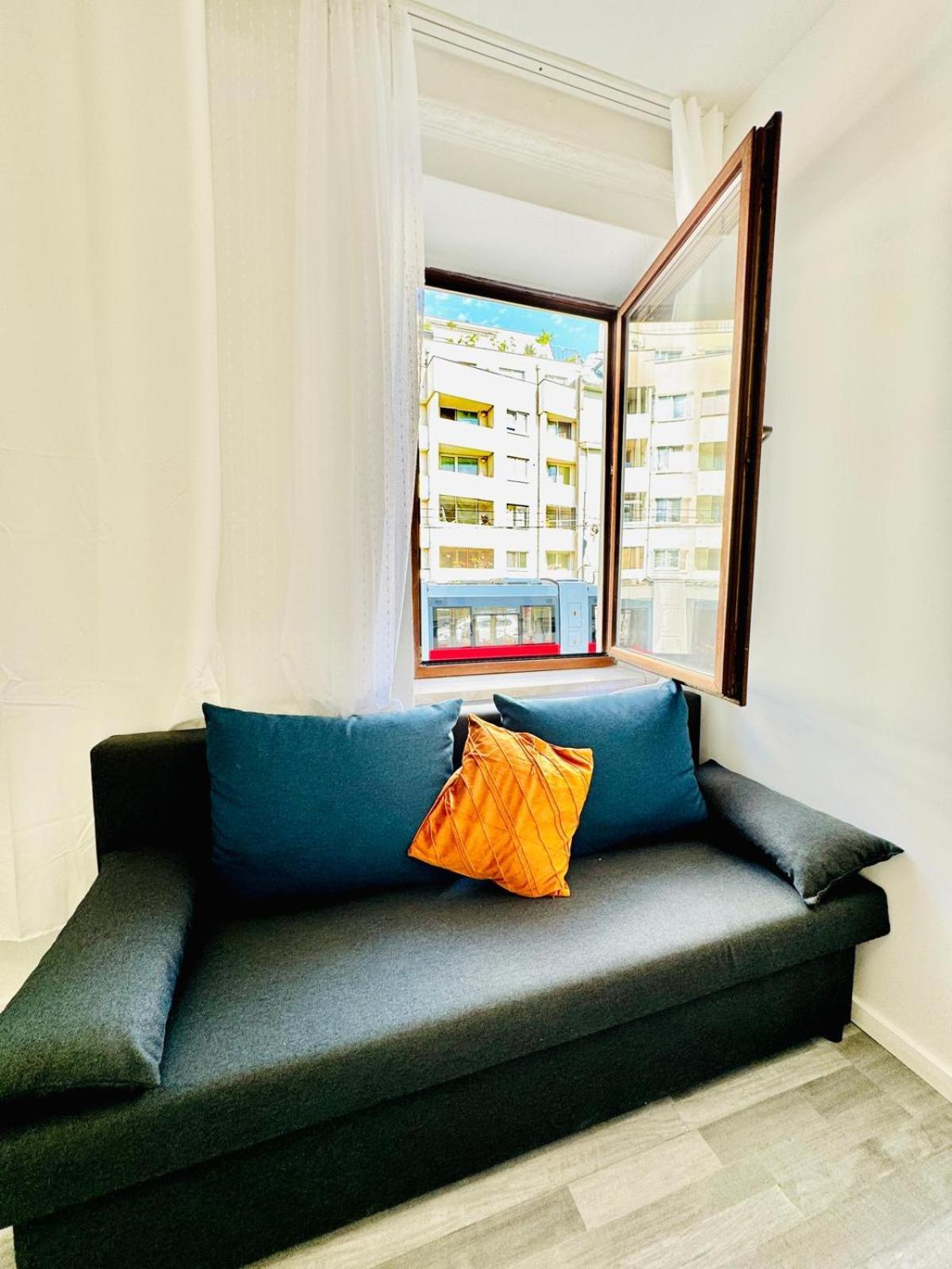 Very Spacious Apartment For Up To 7P With Great Location เวียนนา ภายนอก รูปภาพ
