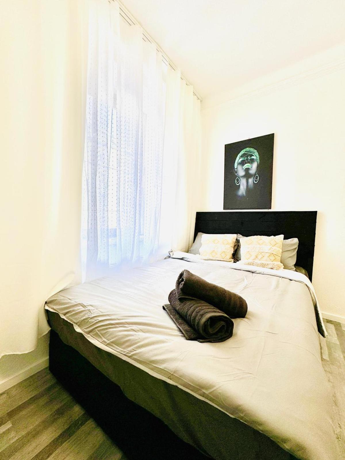 Very Spacious Apartment For Up To 7P With Great Location เวียนนา ภายนอก รูปภาพ