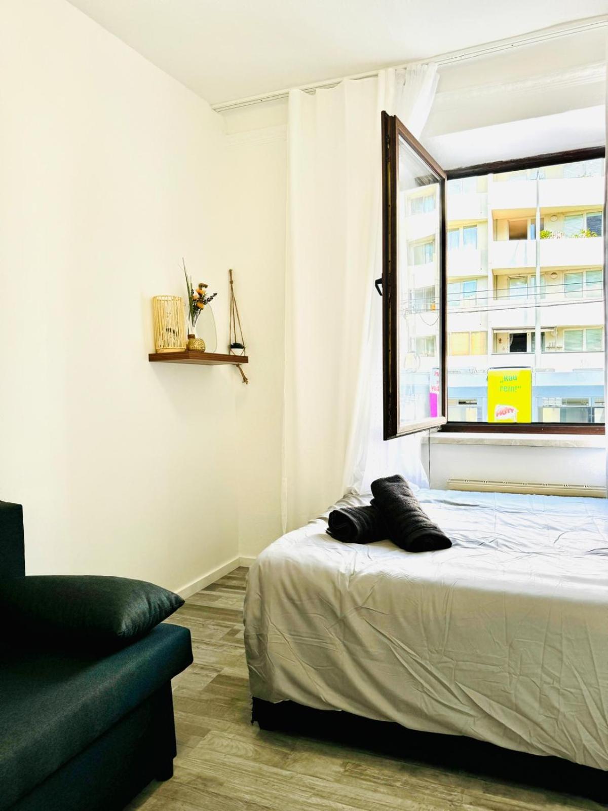 Very Spacious Apartment For Up To 7P With Great Location เวียนนา ภายนอก รูปภาพ