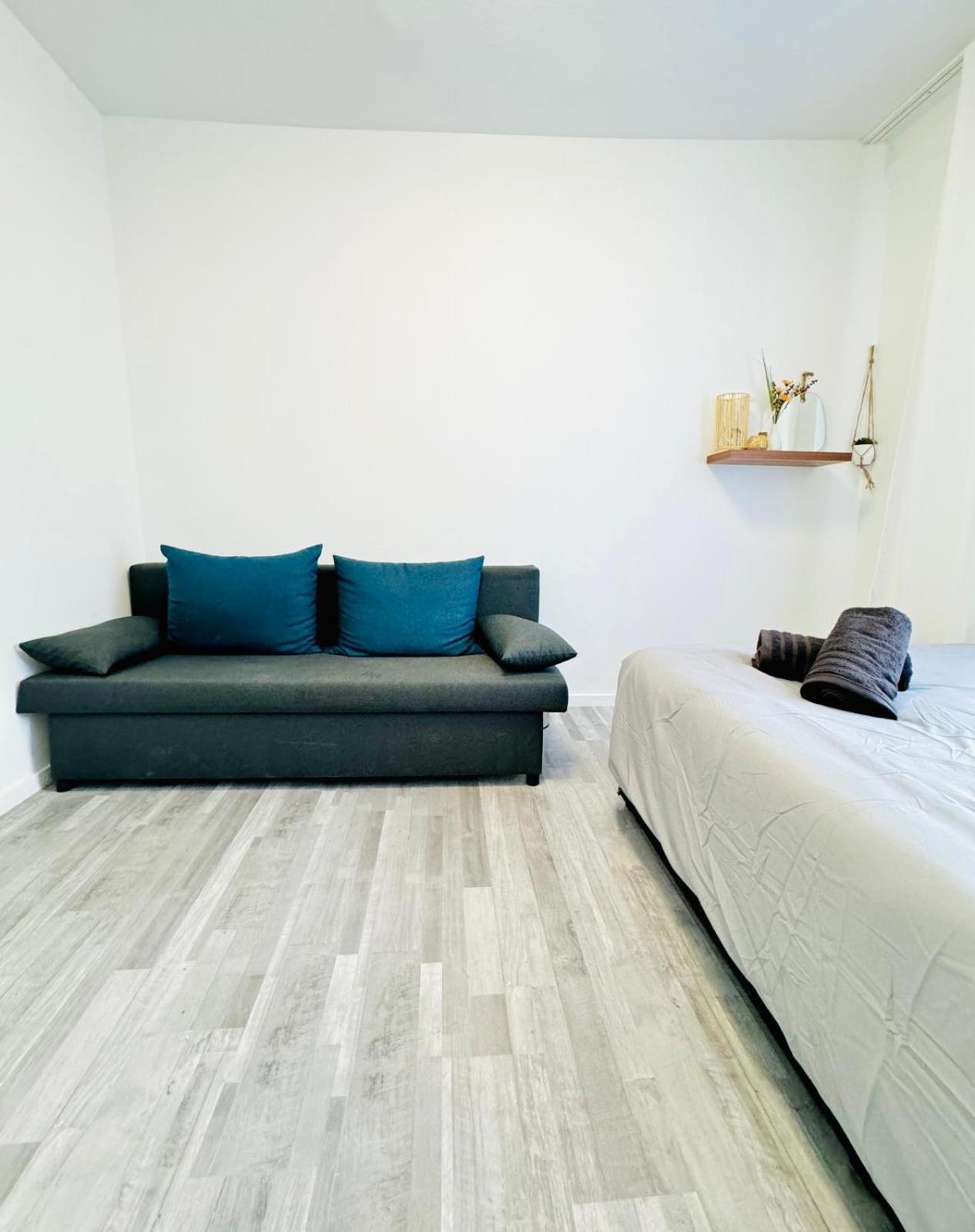 Very Spacious Apartment For Up To 7P With Great Location เวียนนา ภายนอก รูปภาพ